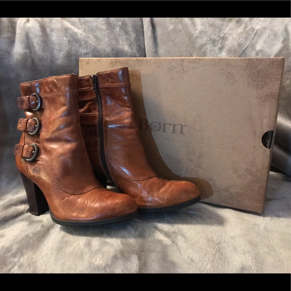Leather Born Buckle Boots With Box
